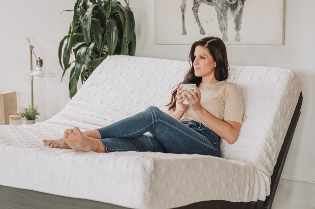 Omne Sleep 12” Gel Memory Foam Mattress Queen in White/Dark Gray