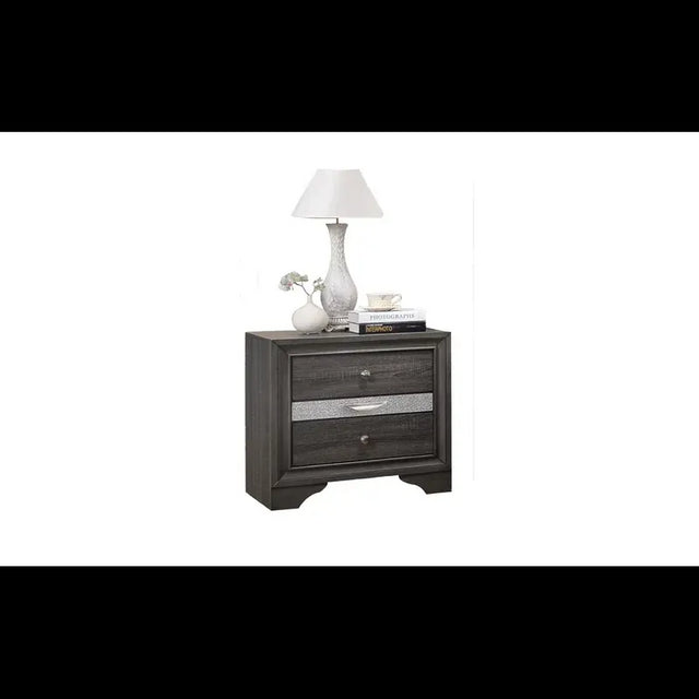 Traditional Matrix King 4 Piece Storage Bedroom set in Gray made with Wood