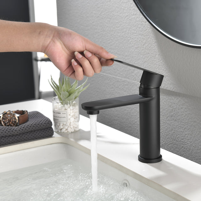 Single Hole Bathroom Faucet