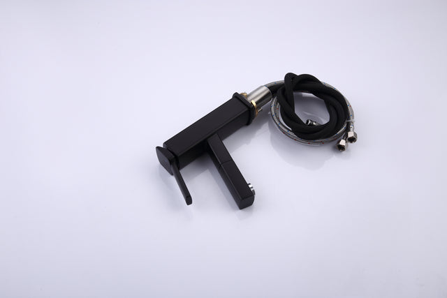 Bathroom Sink Faucet with Pull Out Sprayer, Single Handle Basin Mixer Tap for Hot and Cold Water, Lavatory Pull Down Vessel Sink Faucet with Rotating Spout