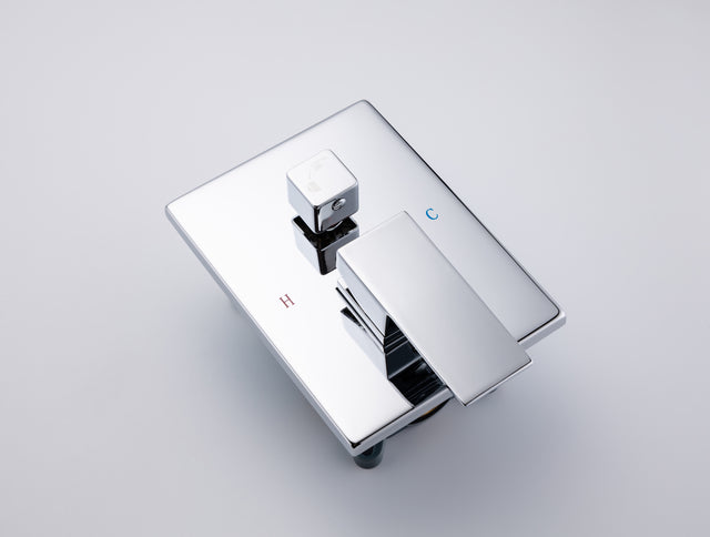 Waterfall Tub Faucet Wall Mount Roman Tub Filler Chrome Single Handle Brass Bathroom Bathtub Faucet with Hand Shower