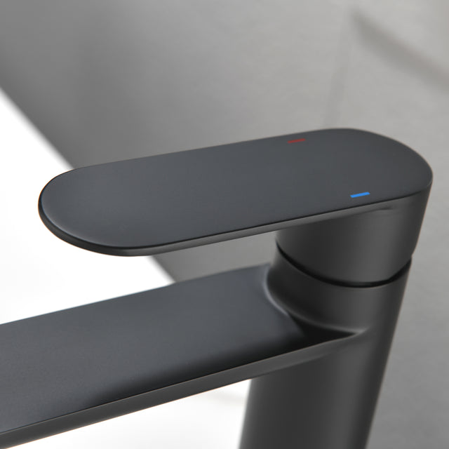 Single Hole Bathroom Faucet