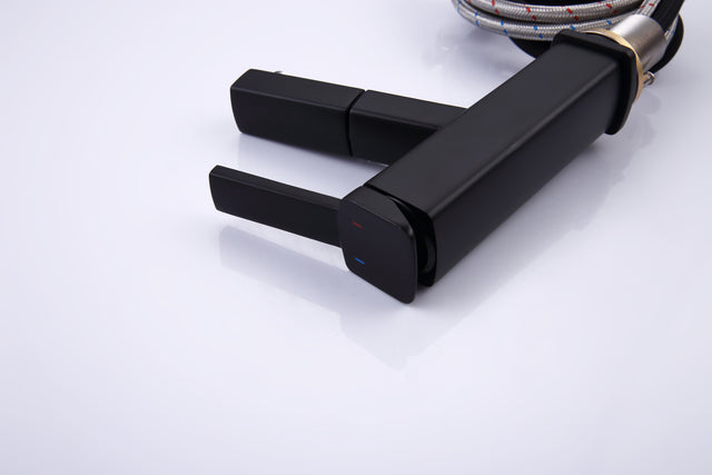 Bathroom Sink Faucet with Pull Out Sprayer, Single Handle Basin Mixer Tap for Hot and Cold Water, Lavatory Pull Down Vessel Sink Faucet with Rotating Spout