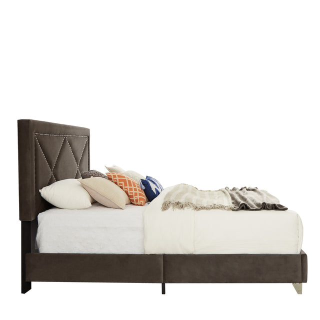 B109 King bed with one nightstand,Beautiful brass studs adorn the headboard, strong wooden slats + metal legs with Electroplate