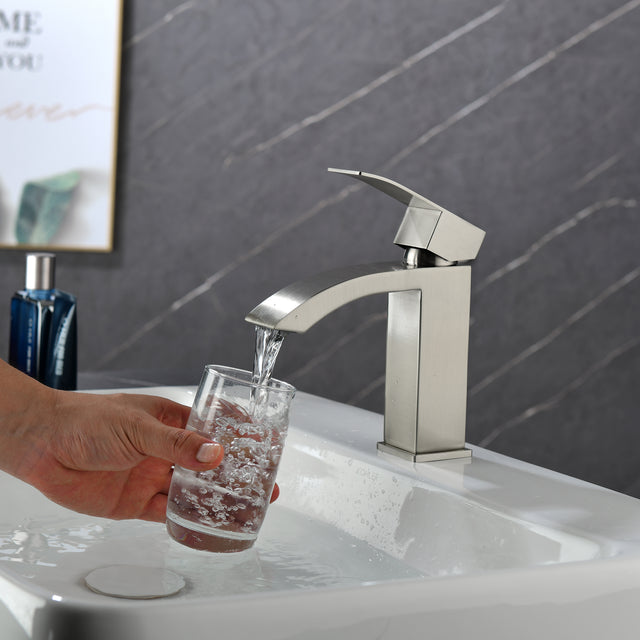 Single Hole Bathroom Faucet