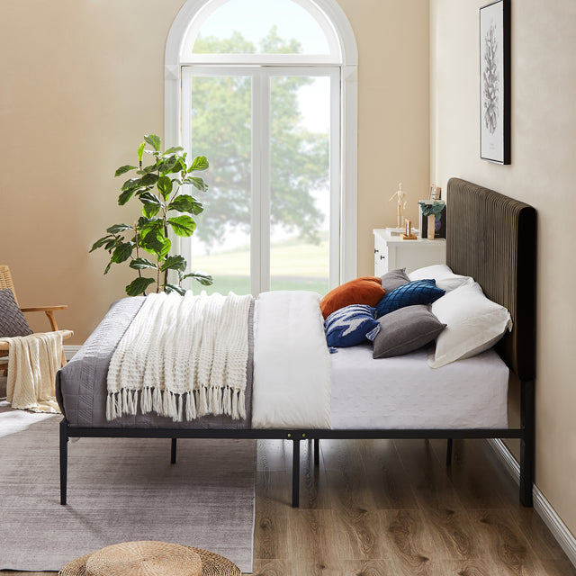 B110 King bed Beautiful line stripe cushion headboard  Strong iron frame with high temperature paint